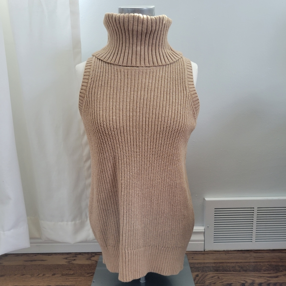 Banana Republic Factory Tan Sleeveless Turtleneck sz XS